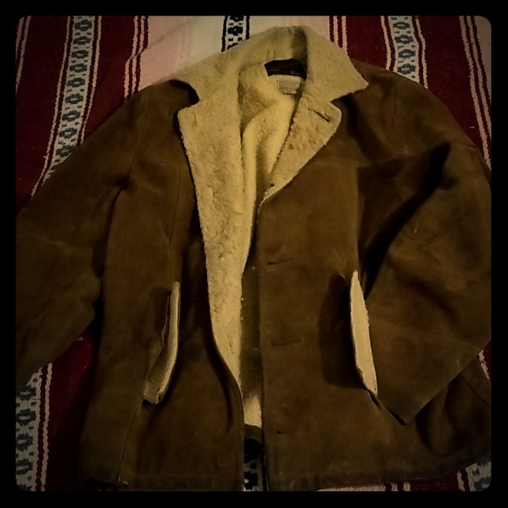 Coat, suede & real shearing.
